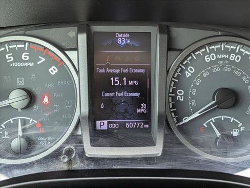 Used 2020 Toyota Tacoma TRD Off-Road w/ Technology Package AWD/4WD image 11