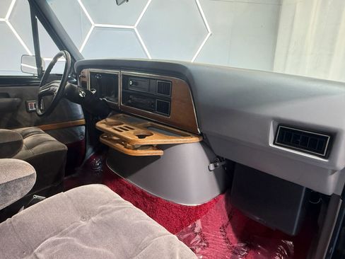 Used 1988 Ford E-150 and Econoline 150 RWD image 20