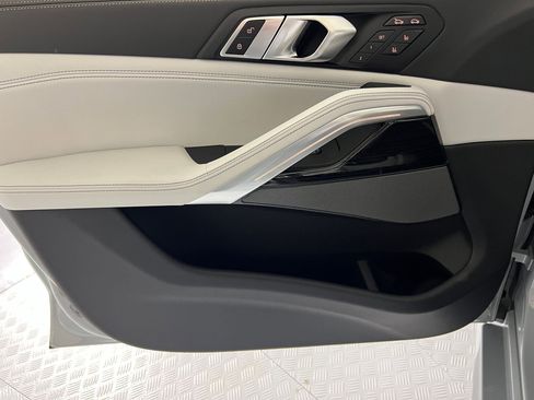 New 2026 BMW X6 xDrive40i w/ Climate Comfort Package image 12