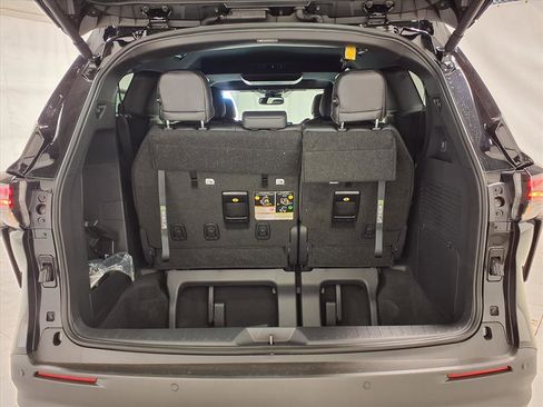 New 2026 Toyota Sienna XLE Woodland Edition image 27