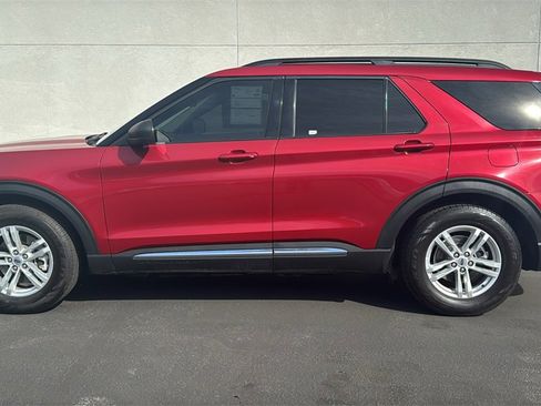 Certified 2023 Ford Explorer XLT image 5