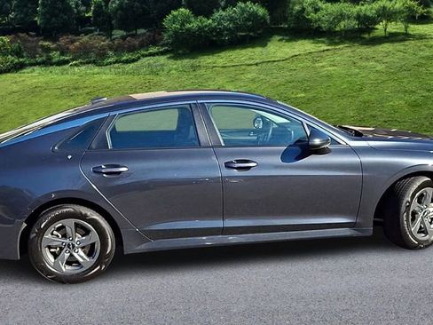 Used 2023 Kia K5 LXS image 9