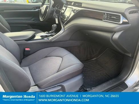 Used 2018 Toyota Camry LE FWD image 34