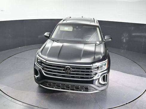 Used 2025 Volkswagen Atlas SEL AWD/4WD image 33