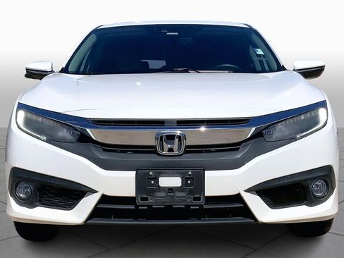 Used 2017 Honda Civic Touring image 4