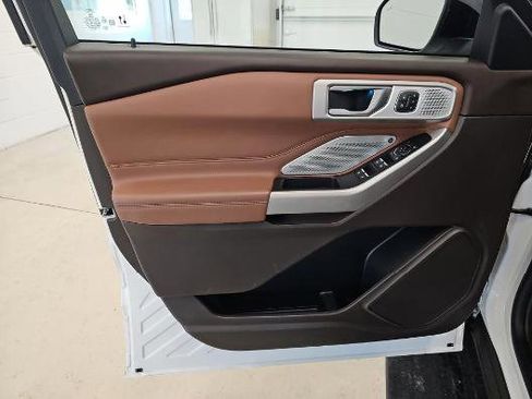 Used 2021 Ford Explorer King Ranch w/ Premium Technology Package image 10