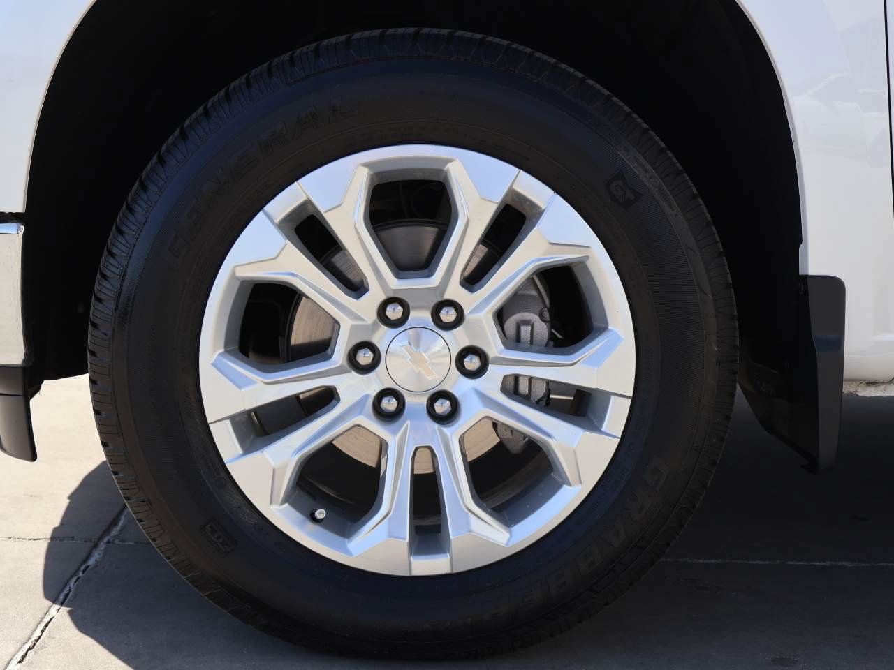 Used 2024 Chevrolet Silverado 1500 LTZ AWD/4WD image 6