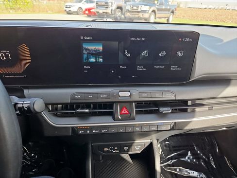 Used 2025 Kia K4 LXS image 24