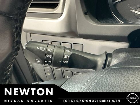 Used 2017 Toyota Highlander Limited FWD image 38