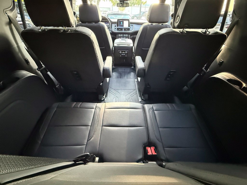 Used 2024 Chevrolet Suburban RST w/ Luxury Package AWD/4WD image 38