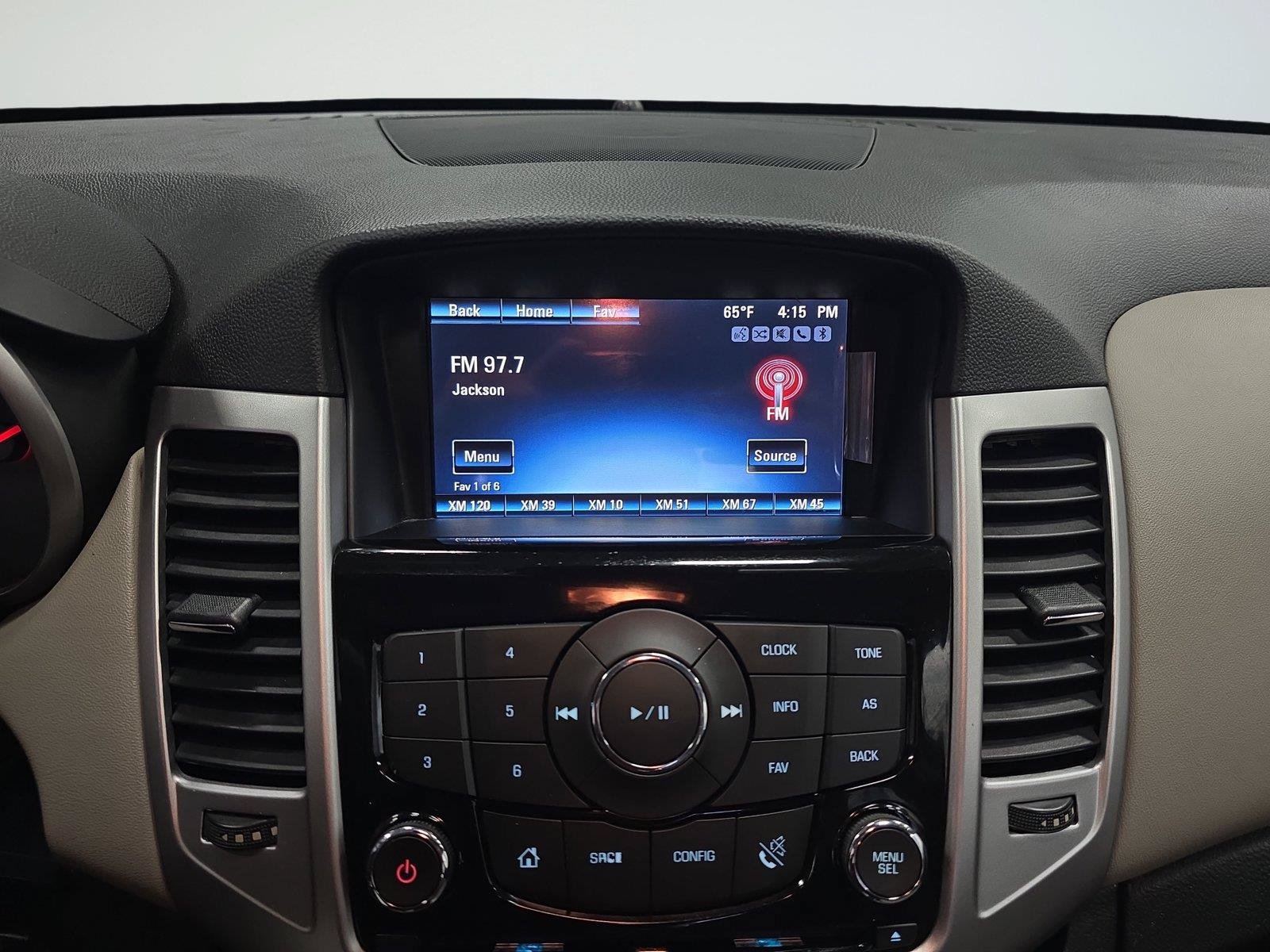 Used 2016 Chevrolet Cruze LT w/ Technology Package FWD image 16