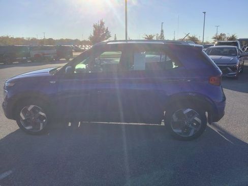 Certified 2024 Hyundai Venue Limited image 2