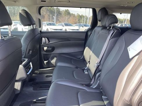 New 2026 Kia Carnival SX w/ SX Dark Edition Package FWD image 26