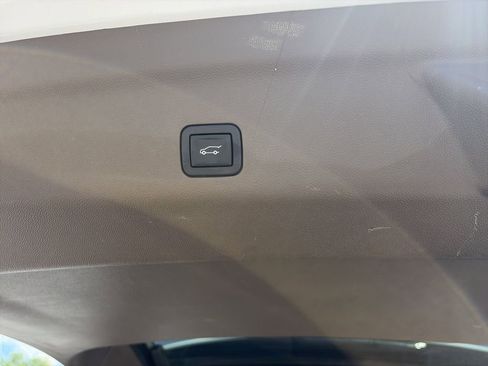 Used 2023 GMC Yukon Denali AWD/4WD image 34