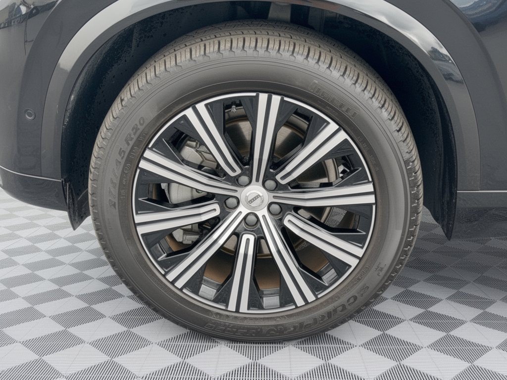 Used 2025 Volvo XC90 B6 Plus w/ Protection Package Premier AWD/4WD image 13