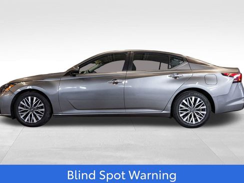 Used 2023 Nissan Altima 2.5 SV image 4