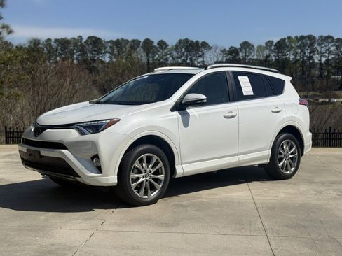 Used 2018 Toyota RAV4 Platinum image 2