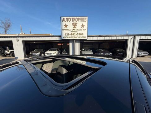 Used 2014 Porsche Panamera 4 w/ Premium Package AWD/4WD image 28
