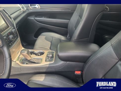 Used 2017 Jeep Grand Cherokee Limited AWD/4WD image 15
