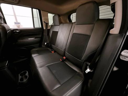 Used 2014 Jeep Compass Latitude AWD/4WD image 26