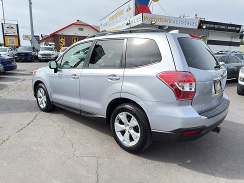 Used 2016 Subaru Forester 2.5i Premium AWD/4WD image 4