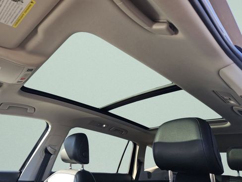 Used 2018 Volkswagen Tiguan SE image 8