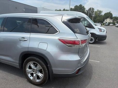 Used 2015 Toyota Highlander Limited Platinum AWD/4WD image 7