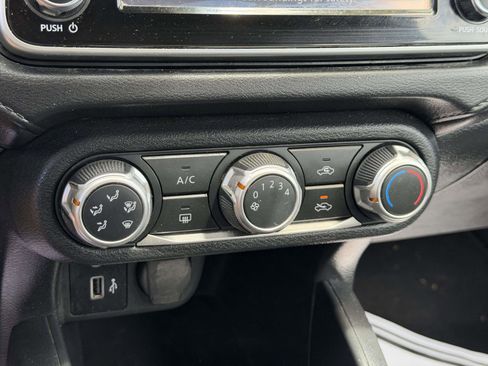 Used 2022 Nissan Versa S w/ Trunk Package FWD image 33