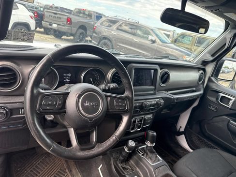 Used 2023 Jeep Wrangler Unlimited w/ Cold Weather Group AWD/4WD image 10