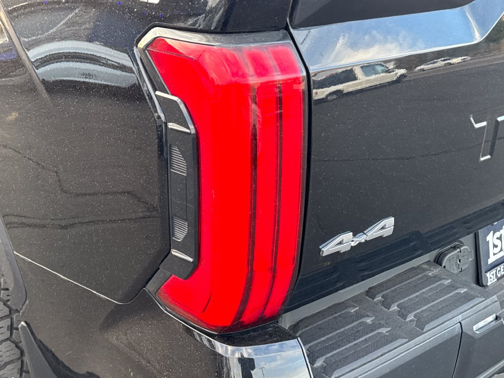 Used 2022 Toyota Tundra SR5 AWD/4WD image 17