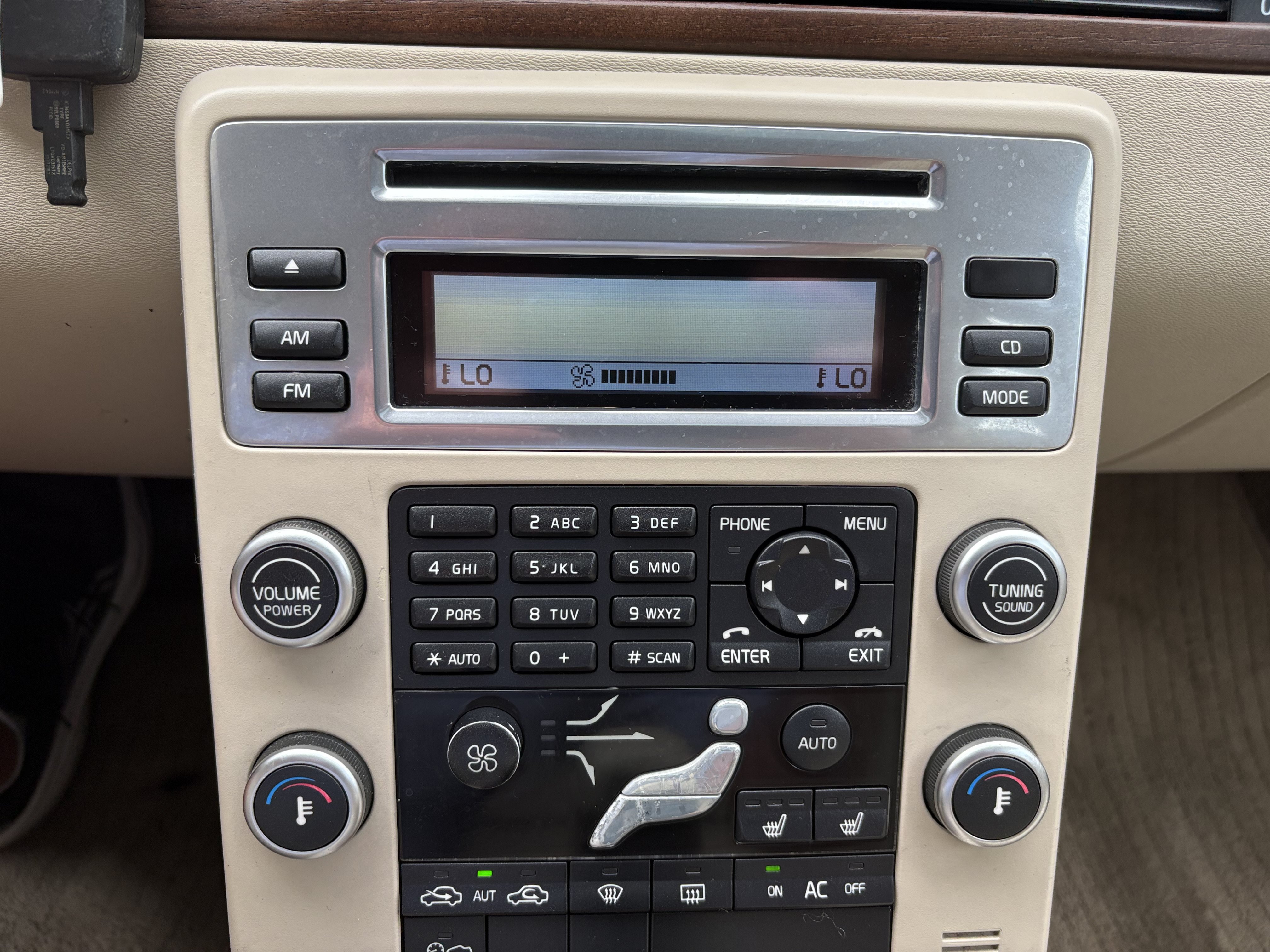 Used 2010 Volvo XC70 3.2 AWD/4WD image 42