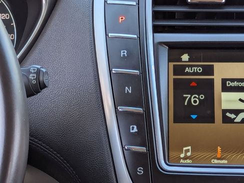 Used 2018 Lincoln MKX Reserve w/ Enhanced Security Package image 24