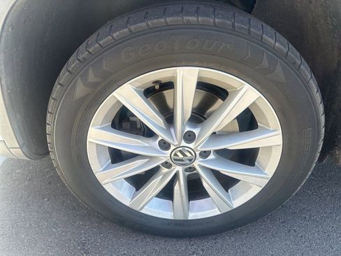 Used 2017 Volkswagen Tiguan Limited w/ Premium Package FWD image 10
