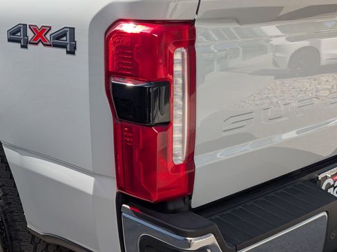 Used 2025 Ford F250 Lariat AWD/4WD image 10