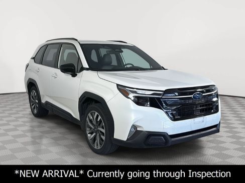 Used 2025 Subaru Forester Touring w/ Popular Package - Touring AWD/4WD image 1