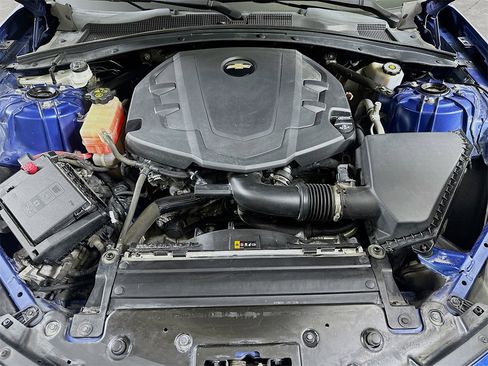 Used 2019 Chevrolet Camaro LT image 8