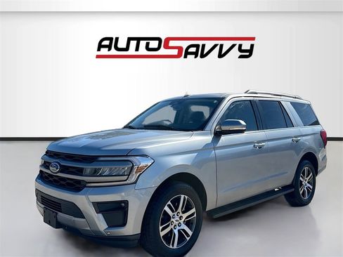 Used 2024 Ford Expedition XLT image 3