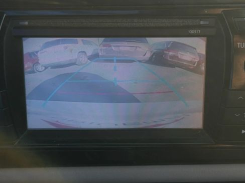 Used 2016 Toyota Corolla LE FWD image 17