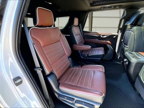 Used 2023 GMC Yukon Denali Ultimate AWD/4WD image 27