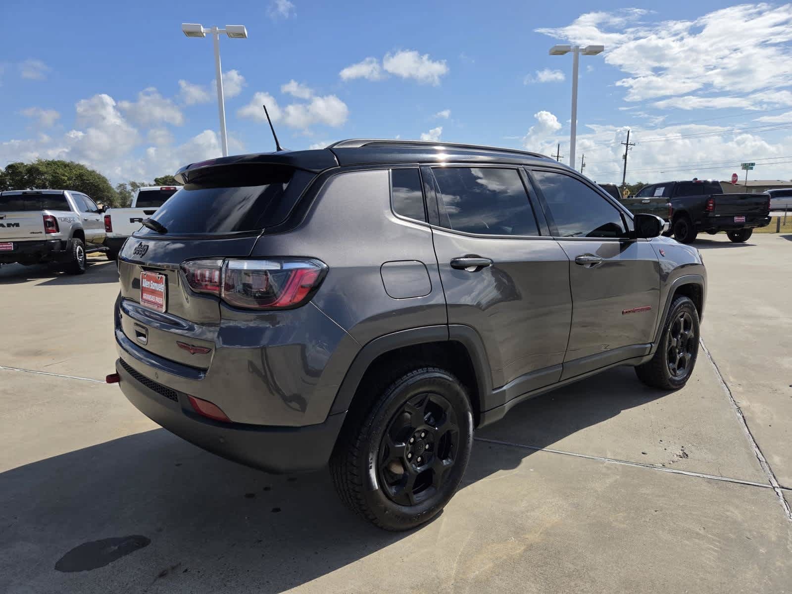 Used 2023 Jeep Compass Trailhawk AWD/4WD image 5