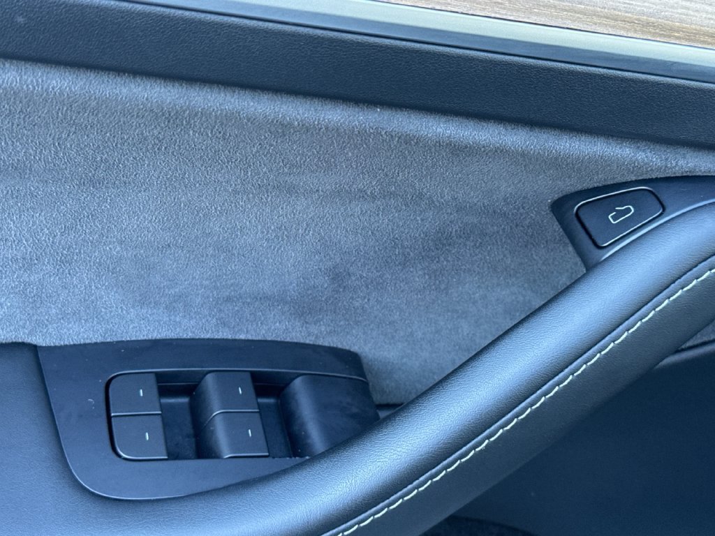 Used 2023 Tesla Model Y Long Range AWD/4WD image 13