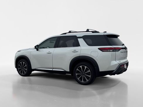 New 2026 Nissan Pathfinder Platinum w/ Cargo Package AWD/4WD image 4