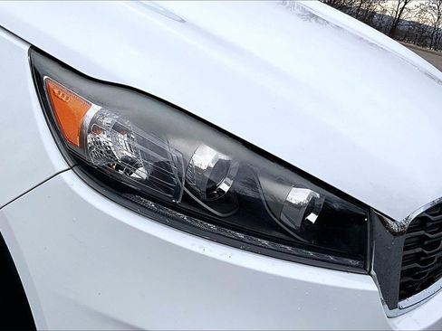 Used 2019 Kia Sorento LX image 30