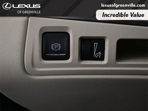 Used 2017 Cadillac XT5 Luxury w/ Driver Awareness Package image 15