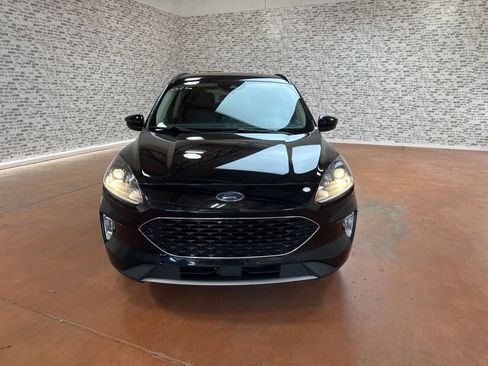 Used 2020 Ford Escape SEL image 2