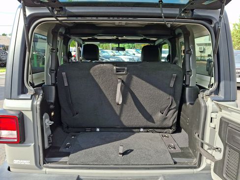 Used 2023 Jeep Wrangler Sport AWD/4WD image 29