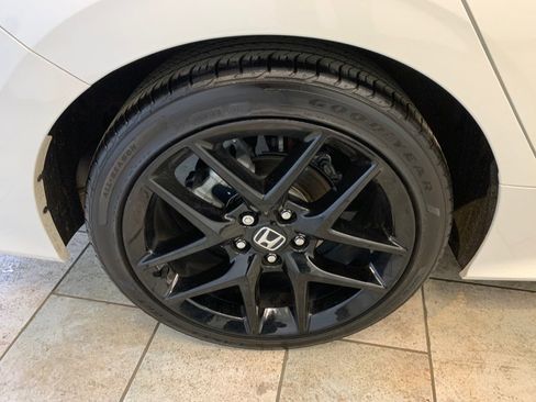 Used 2023 Honda Civic Sport image 10