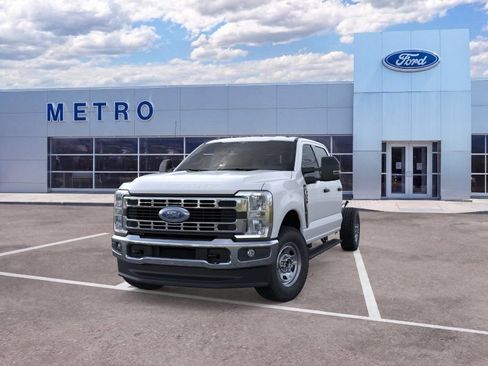 New 2026 Ford F350 XL w/ XL Chrome Package AWD/4WD image 3