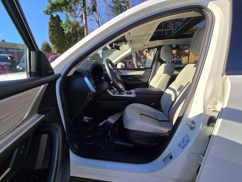 Used 2024 MAZDA CX-90 Plug-In Hybrid w/ Premium Pkg image 22