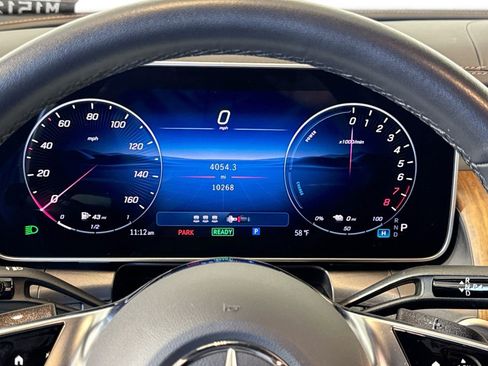 Used 2025 Mercedes-Benz GLC 350e 4MATIC image 12